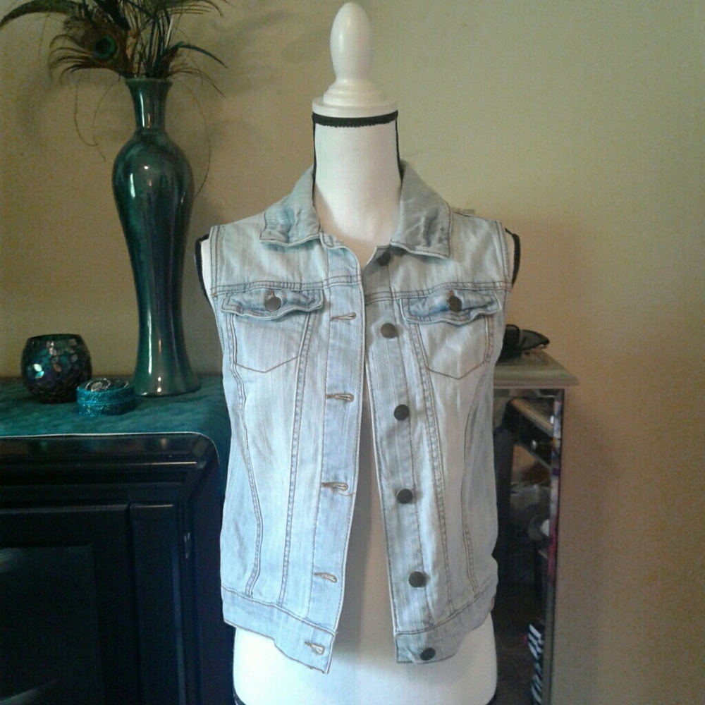 Jean Vest